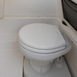 Ceramic gravity flush toilet