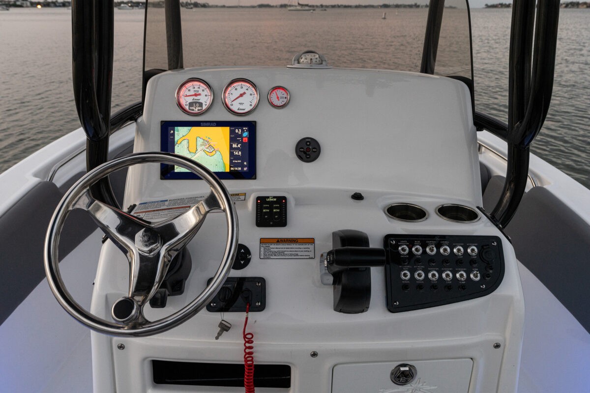 212 Legacy Center Console Fishing Boat - NauticStar Boats